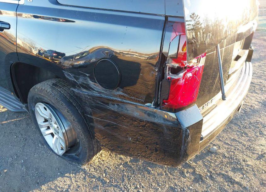 Photo 6 of 2015 Chevrolet Tahoe LT (VIN 1GNSKBKC4FR228570)