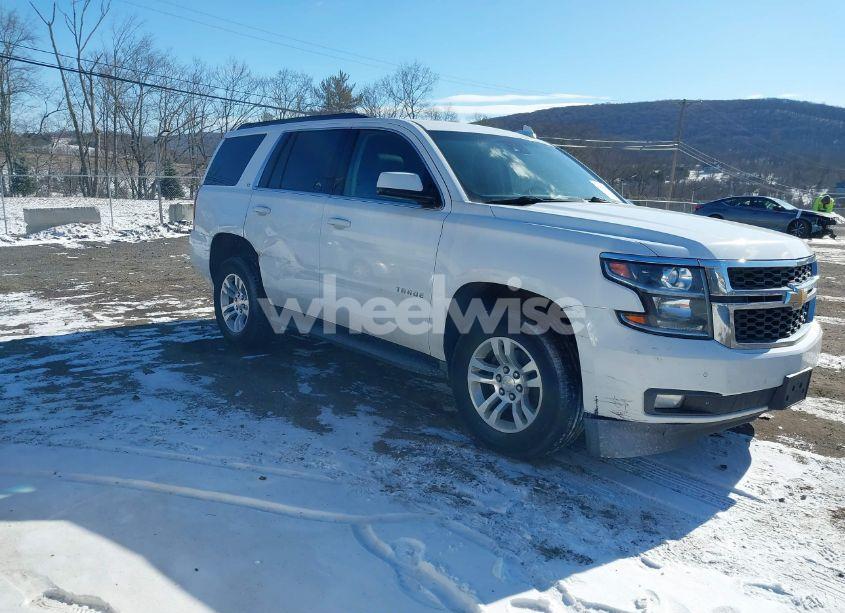 2015 Chevrolet Tahoe LT (VIN 1GNSKBKC4FR664075) main photo