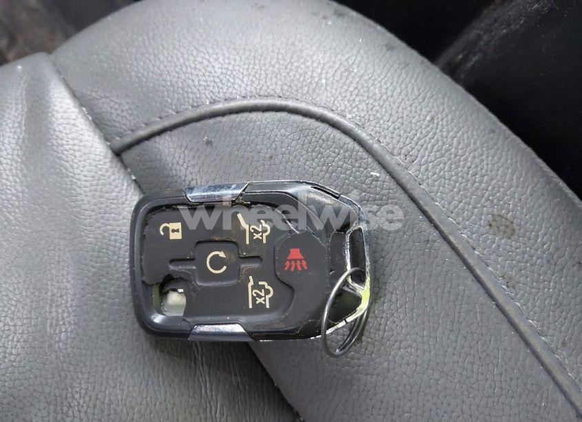 Photo 11 of 2018 Chevrolet Tahoe LT (VIN 1GNSKBKC4JR183090)