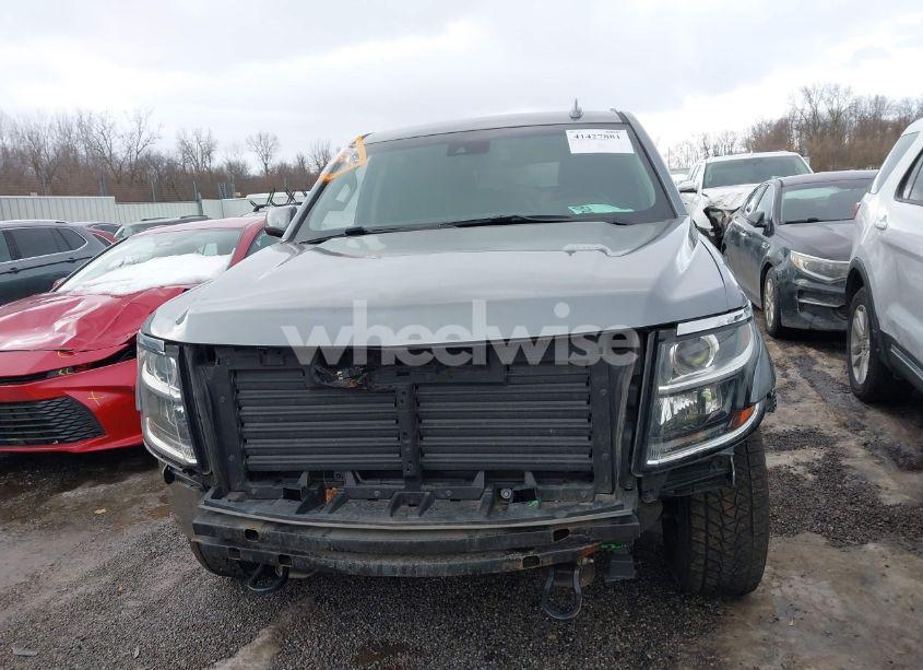 Photo 12 of 2018 Chevrolet Tahoe LT (VIN 1GNSKBKC4JR183090)