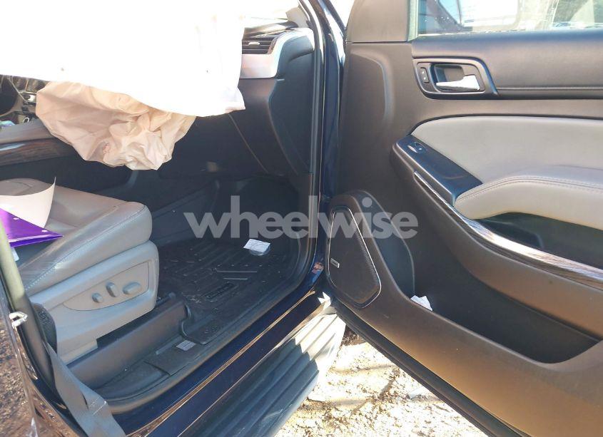 Photo 5 of 2018 Chevrolet Tahoe LT (VIN 1GNSKBKC4JR301588)