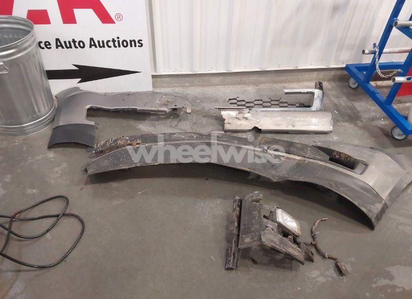 Photo 12 of 2018 Chevrolet Tahoe LT (VIN 1GNSKBKC4JR322098)