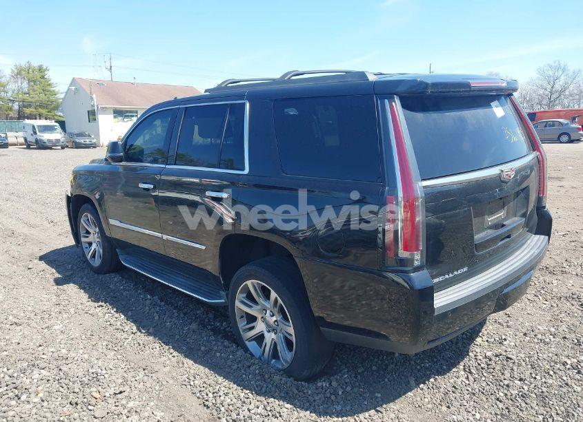 Photo 3 of 2015 Chevrolet Tahoe LT (VIN 1GNSKBKC5FR229193)