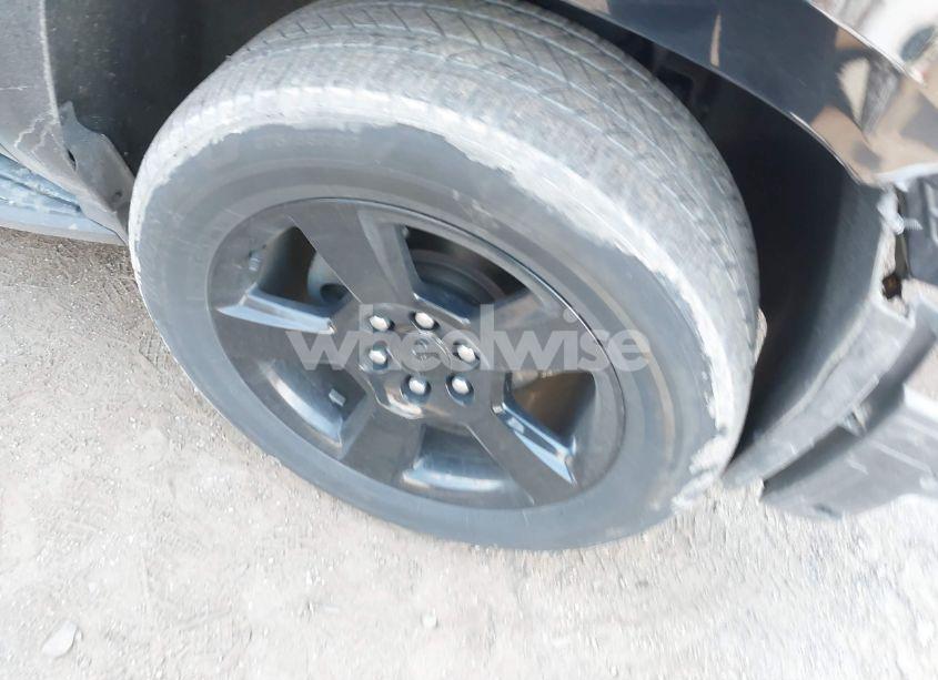 Photo 12 of 2017 Chevrolet Tahoe LT (VIN 1GNSKBKC5HR250435)