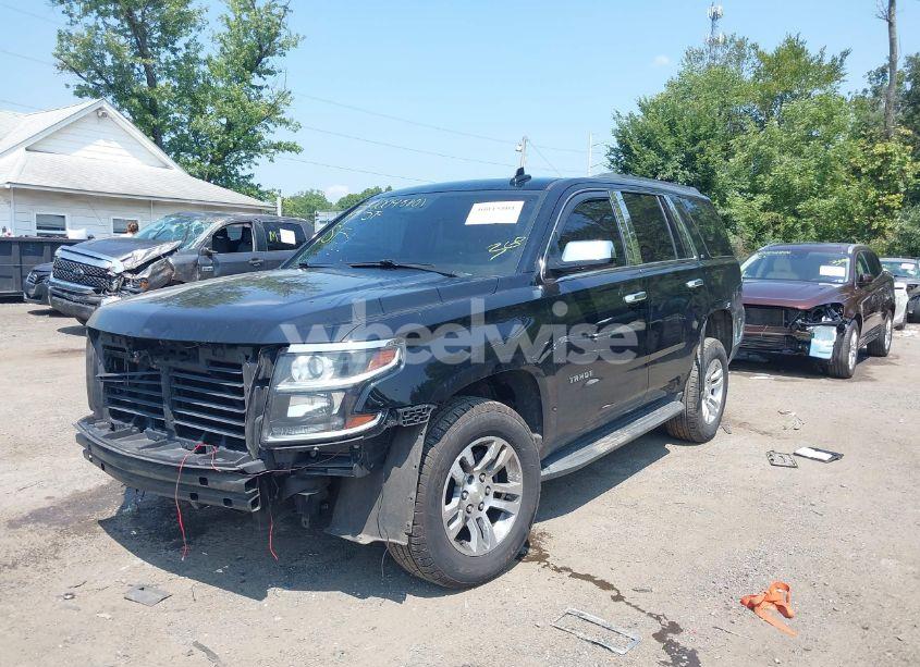Photo 2 of 2018 Chevrolet Tahoe LT (VIN 1GNSKBKC5JR185639)