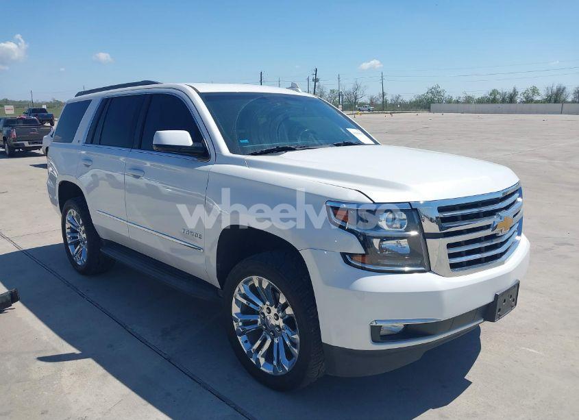2018 Chevrolet Tahoe LT (VIN 1GNSKBKC5JR246052) main photo