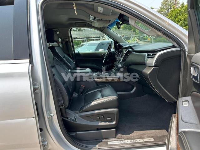Photo 10 of 2019 CHEVROLET TAHOE K1500 LT (VIN 1GNSKBKC5KR127144)