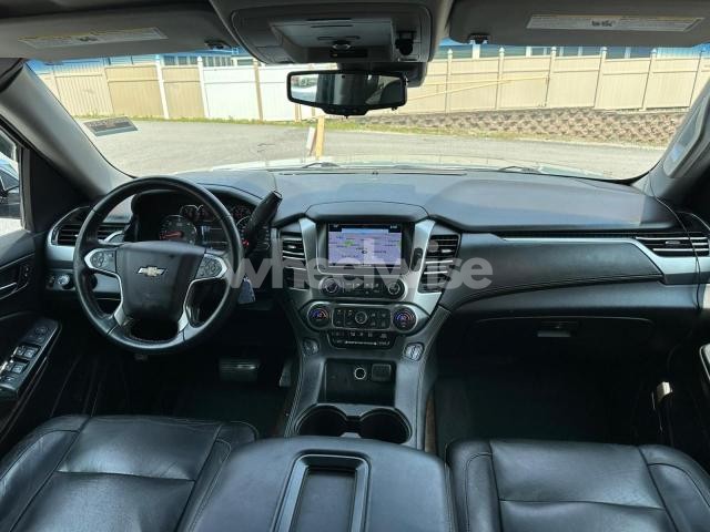 Photo 3 of 2019 CHEVROLET TAHOE K1500 LT (VIN 1GNSKBKC5KR127144)