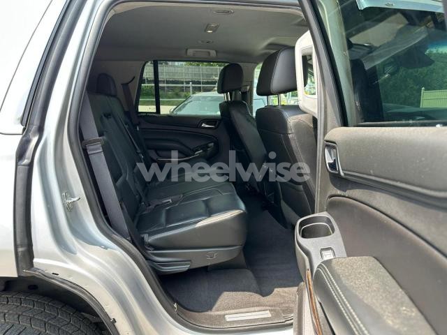 Photo 4 of 2019 CHEVROLET TAHOE K1500 LT (VIN 1GNSKBKC5KR127144)