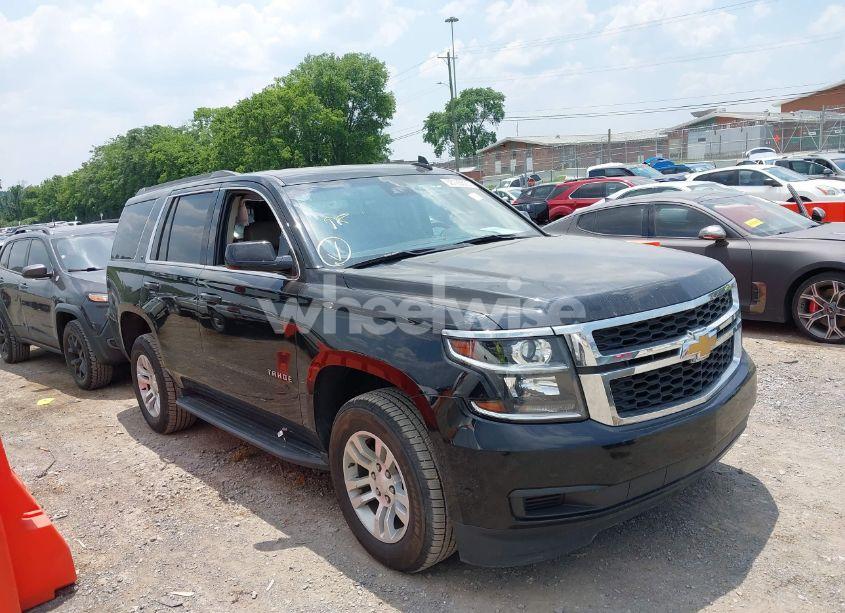 2019 Chevrolet Tahoe LT (VIN 1GNSKBKC5KR388869) main photo