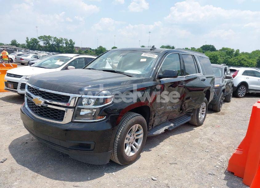 Photo 2 of 2019 Chevrolet Tahoe LT (VIN 1GNSKBKC5KR388869)