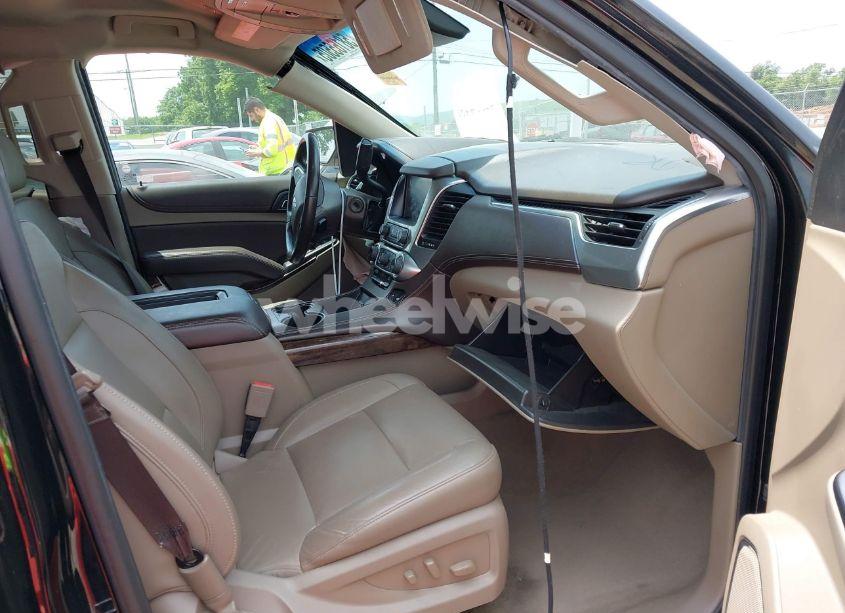 Photo 5 of 2019 Chevrolet Tahoe LT (VIN 1GNSKBKC5KR388869)