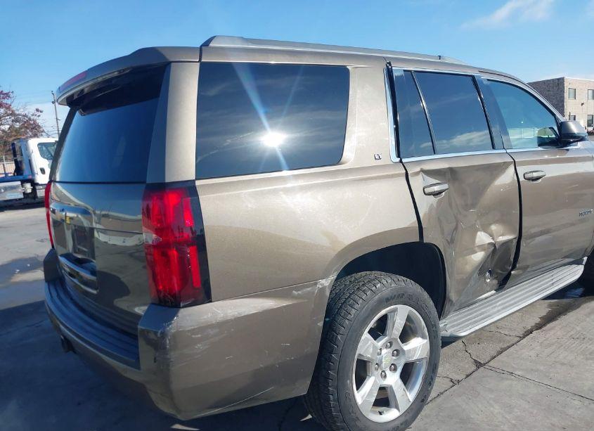 Photo 6 of 2015 Chevrolet Tahoe LT (VIN 1GNSKBKC6FR505560)
