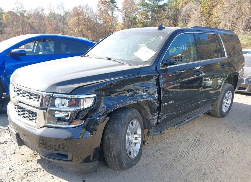 Photo 2 of 2019 Chevrolet Tahoe LT (VIN 1GNSKBKC6KR110742)