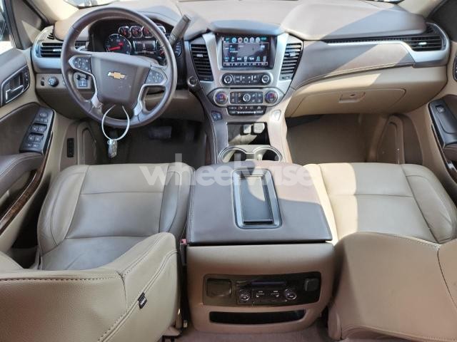 Photo 5 of 2019 CHEVROLET TAHOE K1500 LT (VIN 1GNSKBKC6KR199874)