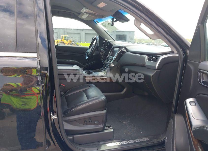 Photo 5 of 2019 Chevrolet Tahoe LT (VIN 1GNSKBKC6KR266831)