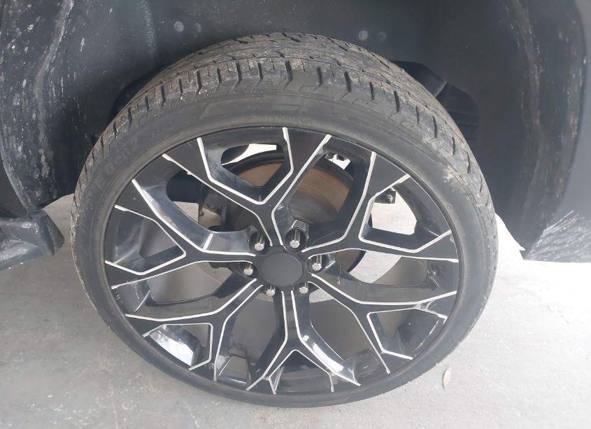 Photo 12 of 2020 Chevrolet Tahoe 4WD LT (VIN 1GNSKBKC6LR202094)