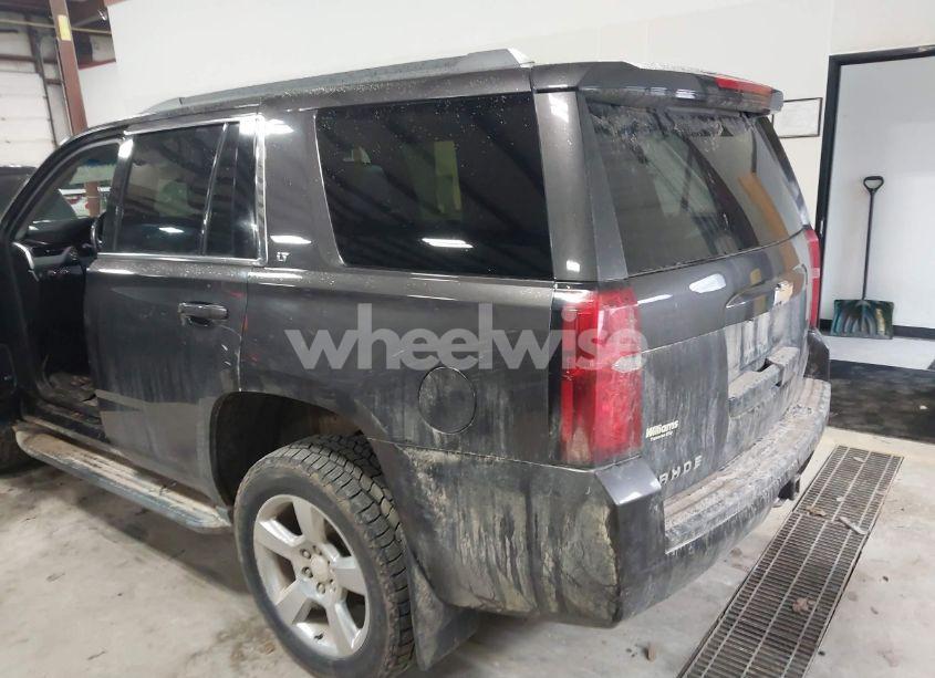 Photo 4 of 2015 Chevrolet Tahoe LT (VIN 1GNSKBKC7FR117950)