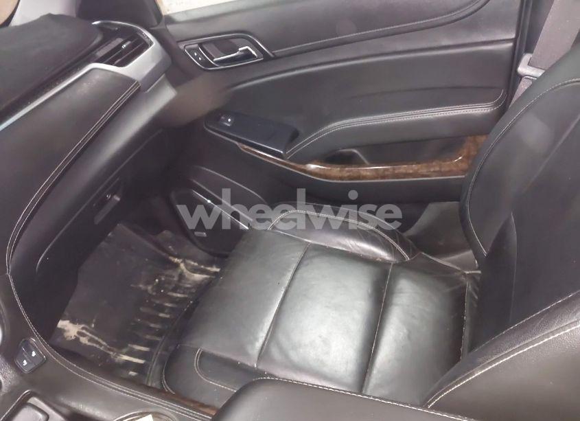 Photo 5 of 2015 Chevrolet Tahoe LT (VIN 1GNSKBKC7FR117950)