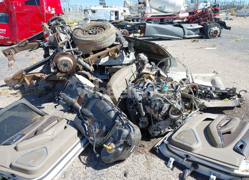 Photo 8 of 2017 Chevrolet Tahoe LT (VIN 1GNSKBKC7HR242014)