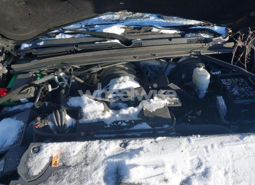 Photo 10 of 2018 Chevrolet Tahoe LT (VIN 1GNSKBKC7JR216891)