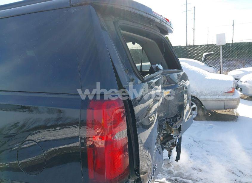 Photo 17 of 2019 Chevrolet Tahoe LT (VIN 1GNSKBKC7KR138999)