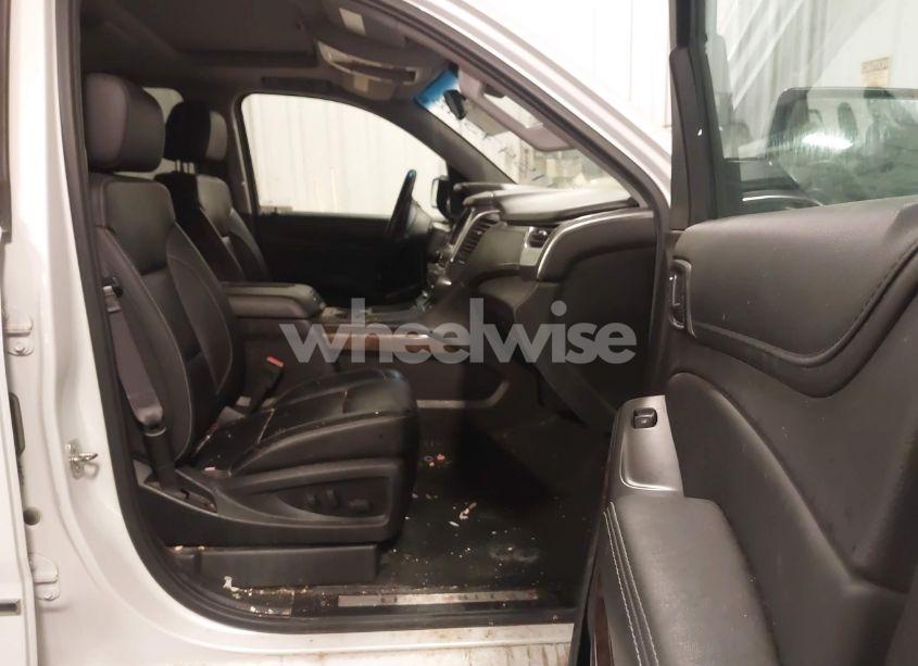 Photo 5 of 2016 Chevrolet Tahoe LT (VIN 1GNSKBKC8GR441054)