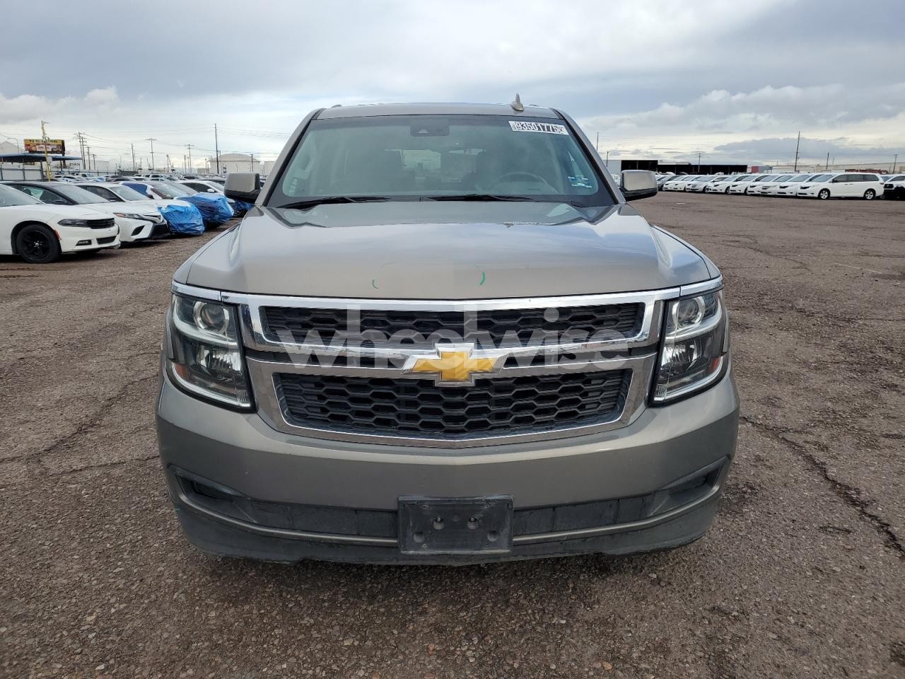 Photo 5 of 2018 CHEVROLET TAHOE K1500 LT (VIN 1GNSKBKC8JR364130)