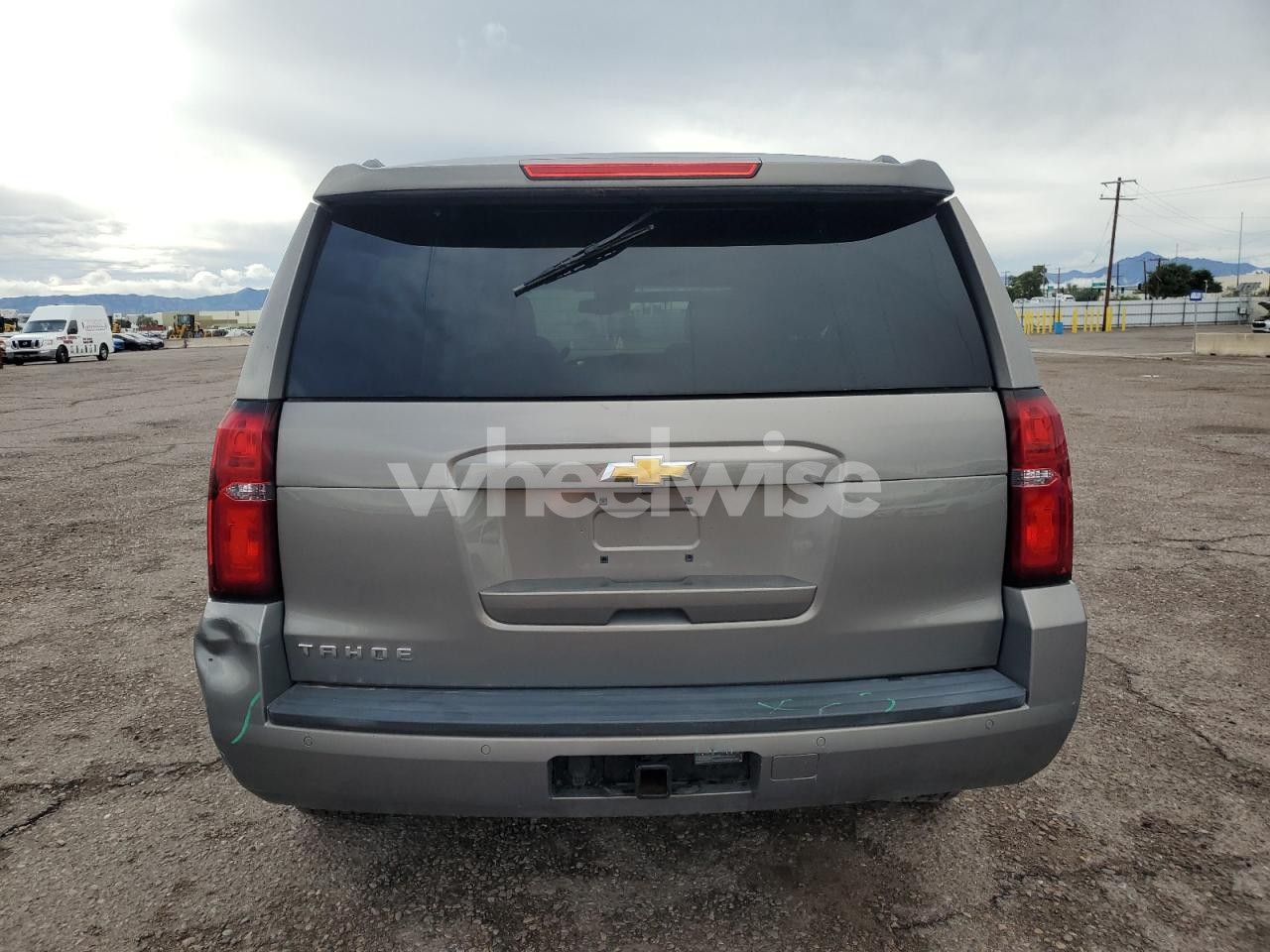 Photo 6 of 2018 CHEVROLET TAHOE K1500 LT (VIN 1GNSKBKC8JR364130)