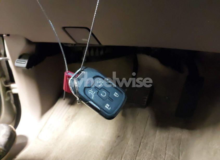 Photo 11 of 2015 Chevrolet Tahoe LT (VIN 1GNSKBKC9FR112801)