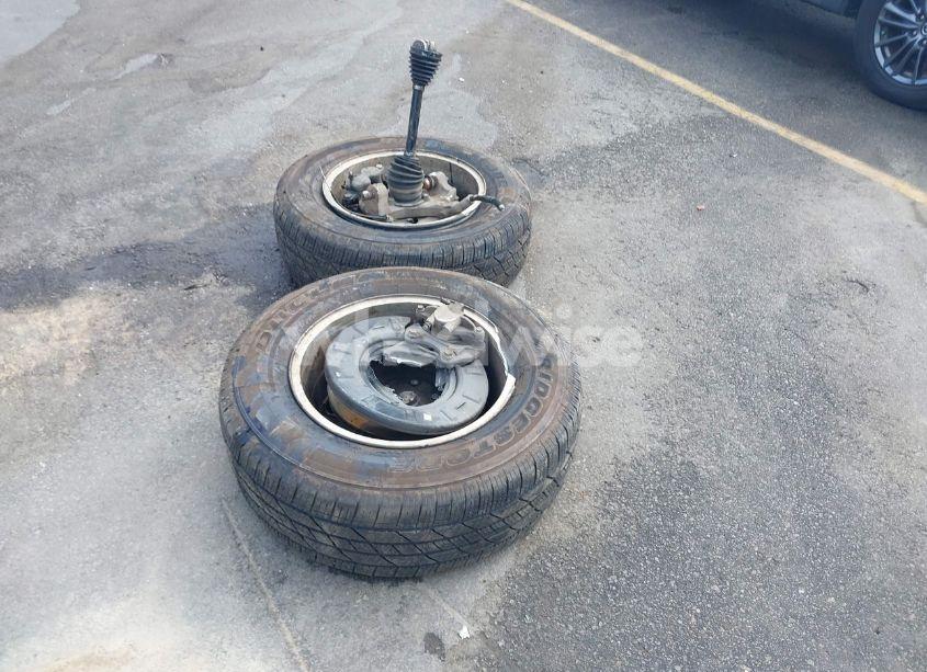 Photo 11 of 2015 Chevrolet Tahoe LT (VIN 1GNSKBKC9FR309662)