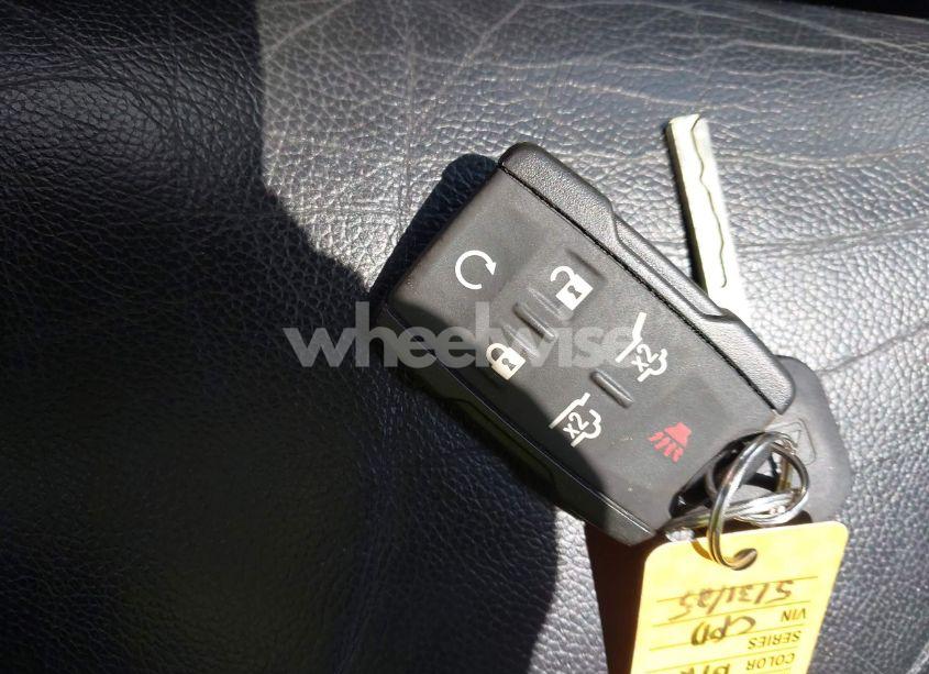 Photo 11 of 2017 Chevrolet Tahoe LT (VIN 1GNSKBKC9HR352109)