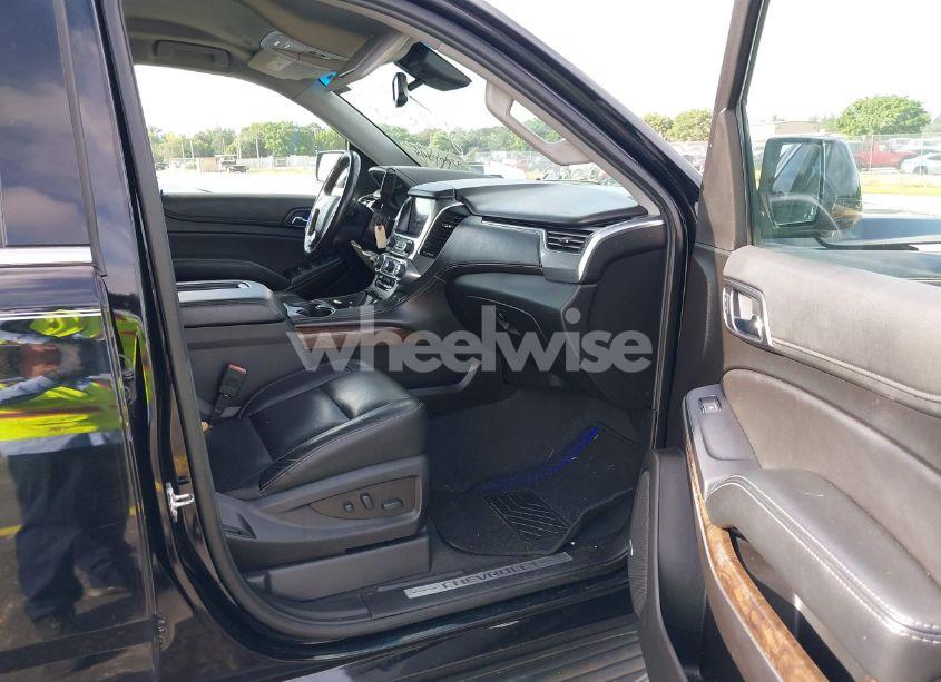 Photo 5 of 2019 Chevrolet Tahoe LT (VIN 1GNSKBKC9KR354255)