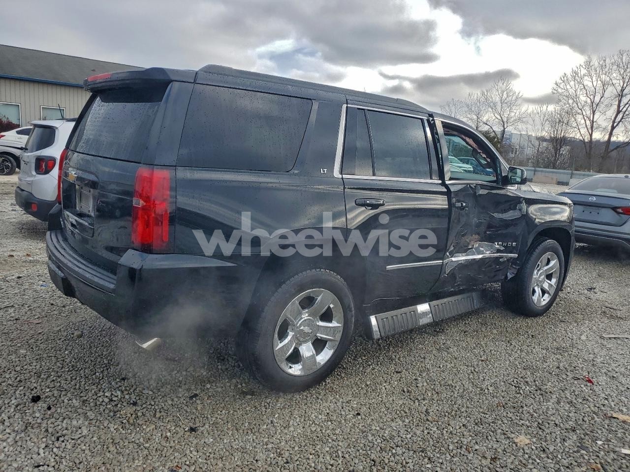 Photo 3 of 2019 CHEVROLET TAHOE K1500 LT (VIN 1GNSKBKC9KR403714)