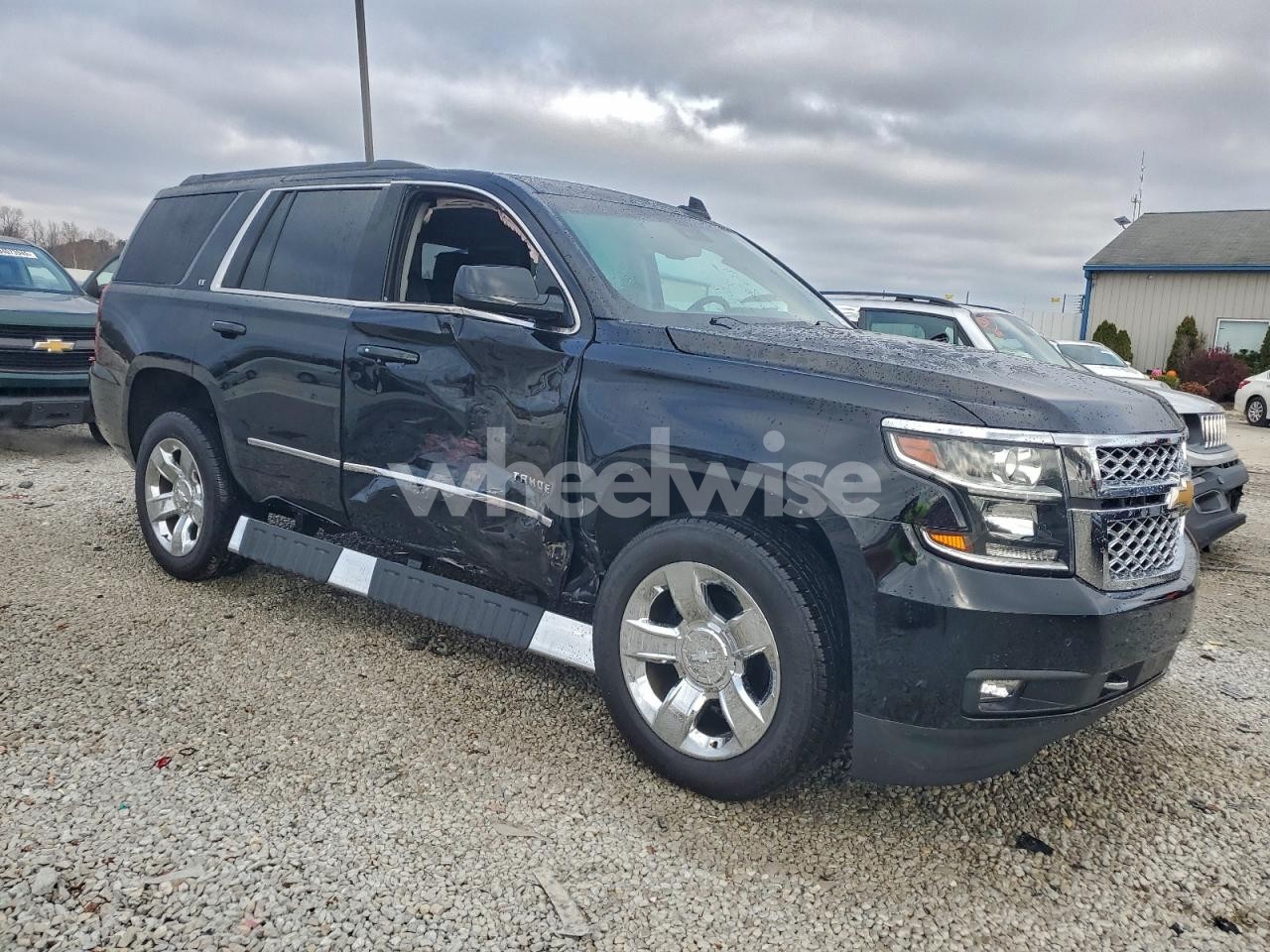 Photo 4 of 2019 CHEVROLET TAHOE K1500 LT (VIN 1GNSKBKC9KR403714)