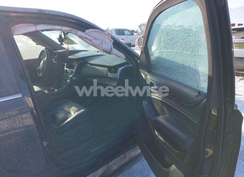 Photo 5 of 2020 Chevrolet Tahoe 4WD LT (VIN 1GNSKBKC9LR309818)