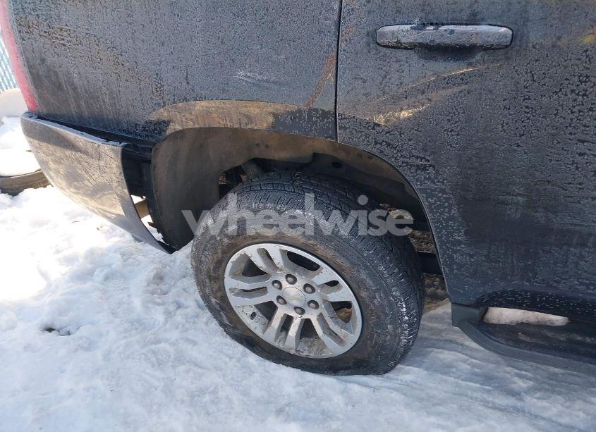 Photo 6 of 2020 Chevrolet Tahoe 4WD LT (VIN 1GNSKBKC9LR309818)