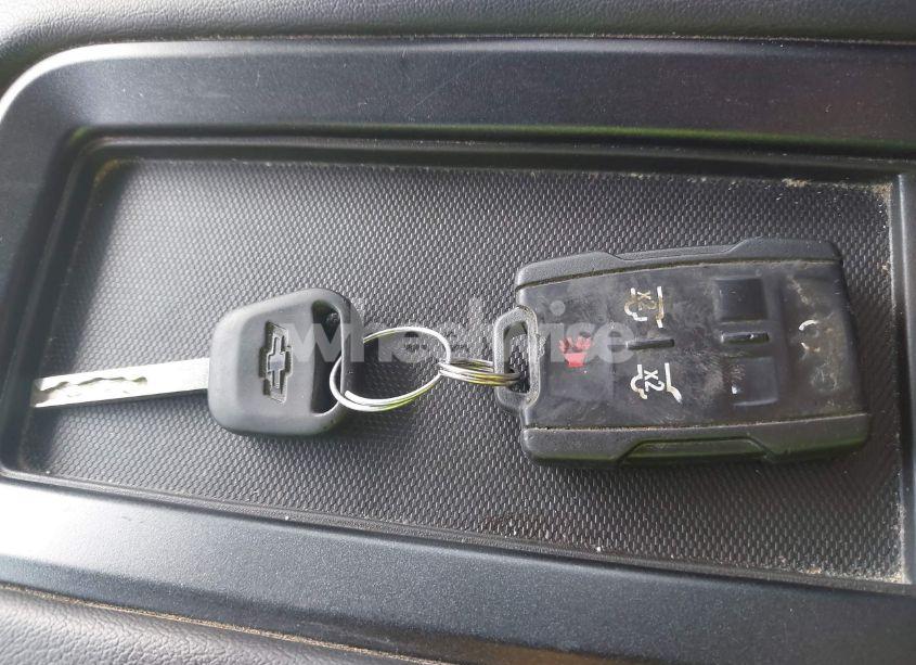 Photo 11 of 2015 Chevrolet Tahoe LT (VIN 1GNSKBKCXFR218867)