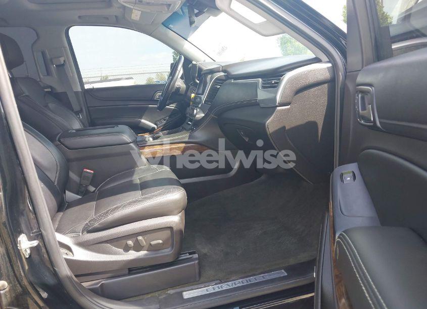 Photo 5 of 2015 Chevrolet Tahoe LT (VIN 1GNSKBKCXFR218867)