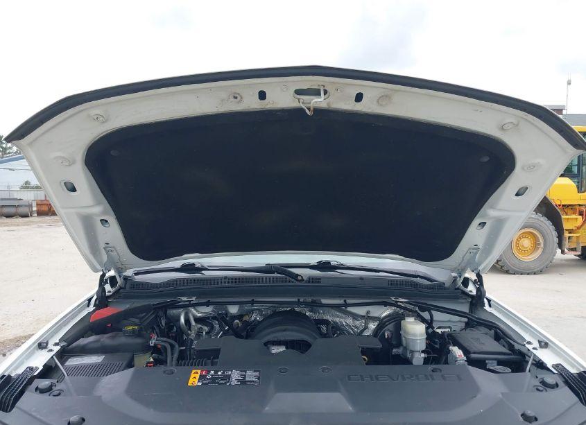 Photo 10 of 2017 Chevrolet Tahoe LT (VIN 1GNSKBKCXHR124829)