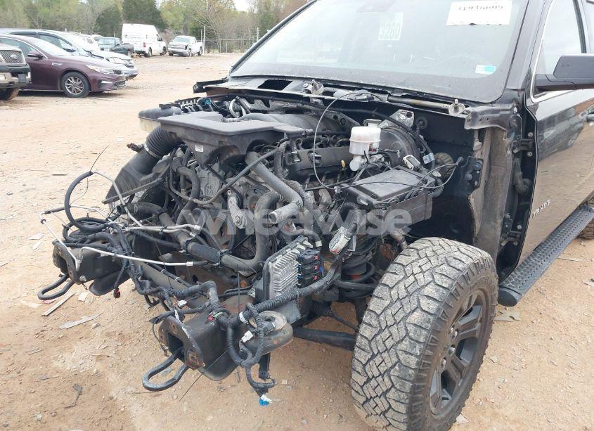 Photo 6 of 2017 Chevrolet Tahoe LT (VIN 1GNSKBKCXHR388181)