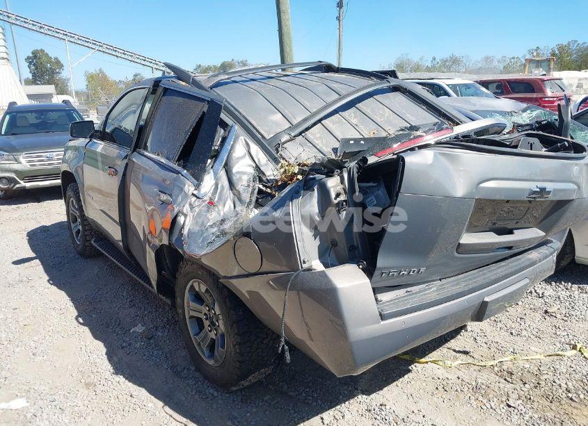 Photo 3 of 2017 Chevrolet Tahoe LT (VIN 1GNSKBKCXHR403780)