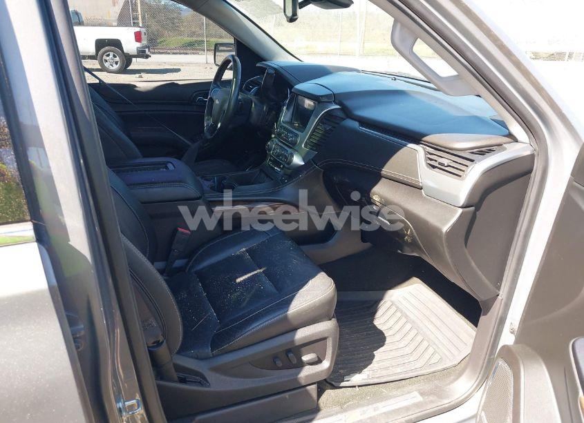 Photo 5 of 2017 Chevrolet Tahoe LT (VIN 1GNSKBKCXHR403780)