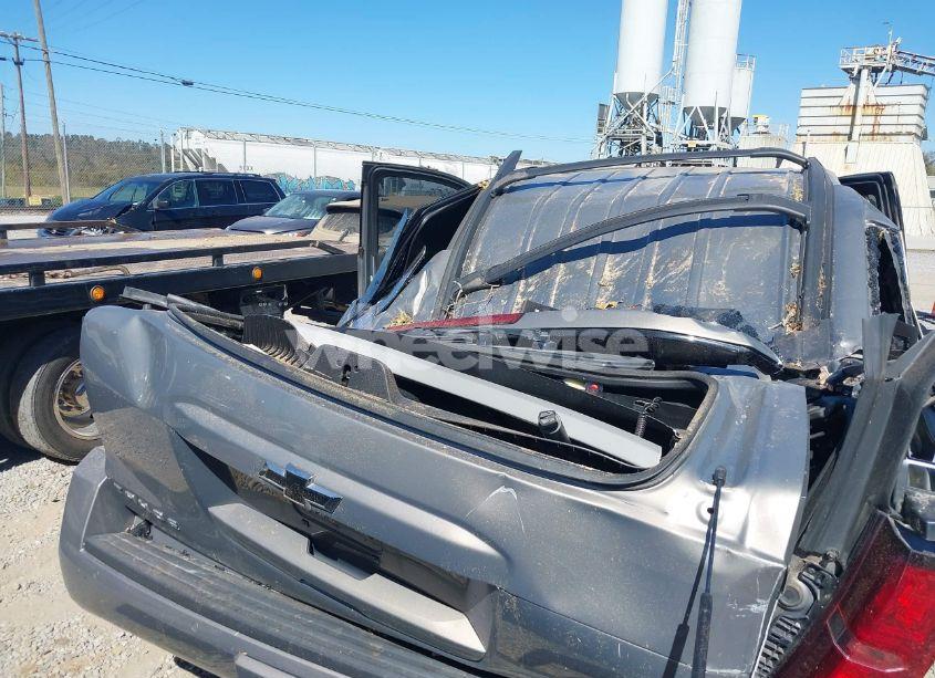 Photo 6 of 2017 Chevrolet Tahoe LT (VIN 1GNSKBKCXHR403780)