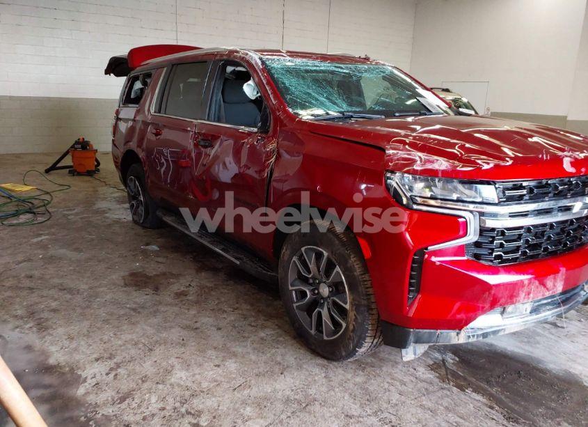 2021 Chevrolet Suburban 4WD LS (VIN 1GNSKBKD3MR391085) main photo