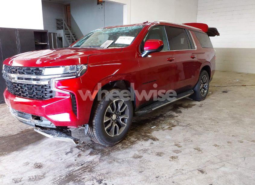 Photo 2 of 2021 Chevrolet Suburban 4WD LS (VIN 1GNSKBKD3MR391085)