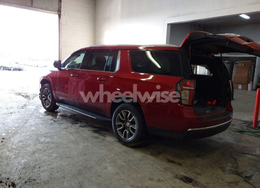 Photo 3 of 2021 Chevrolet Suburban 4WD LS (VIN 1GNSKBKD3MR391085)