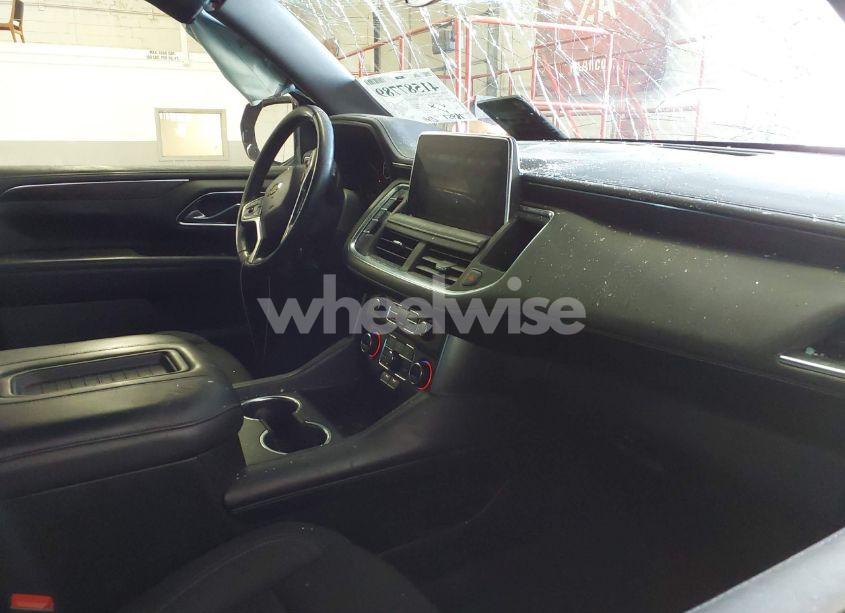 Photo 5 of 2021 Chevrolet Suburban 4WD LS (VIN 1GNSKBKD3MR391085)