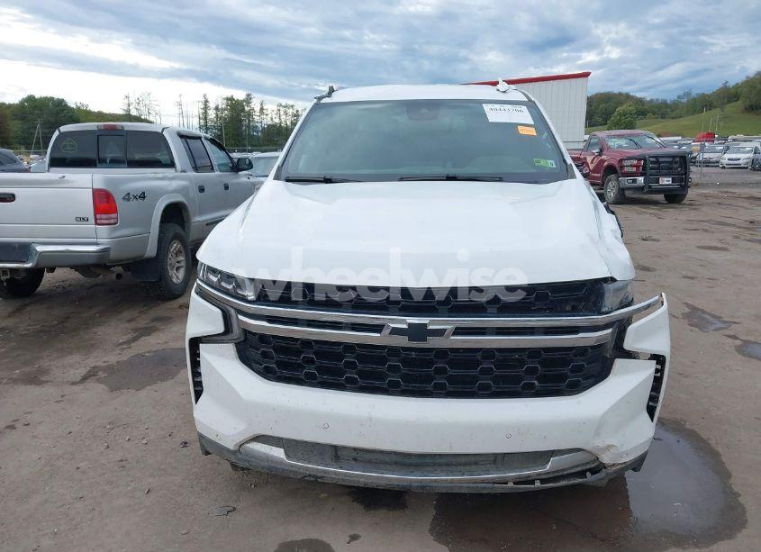 Photo 12 of 2023 Chevrolet Suburban 4WD LS (VIN 1GNSKBKD4PR147935)