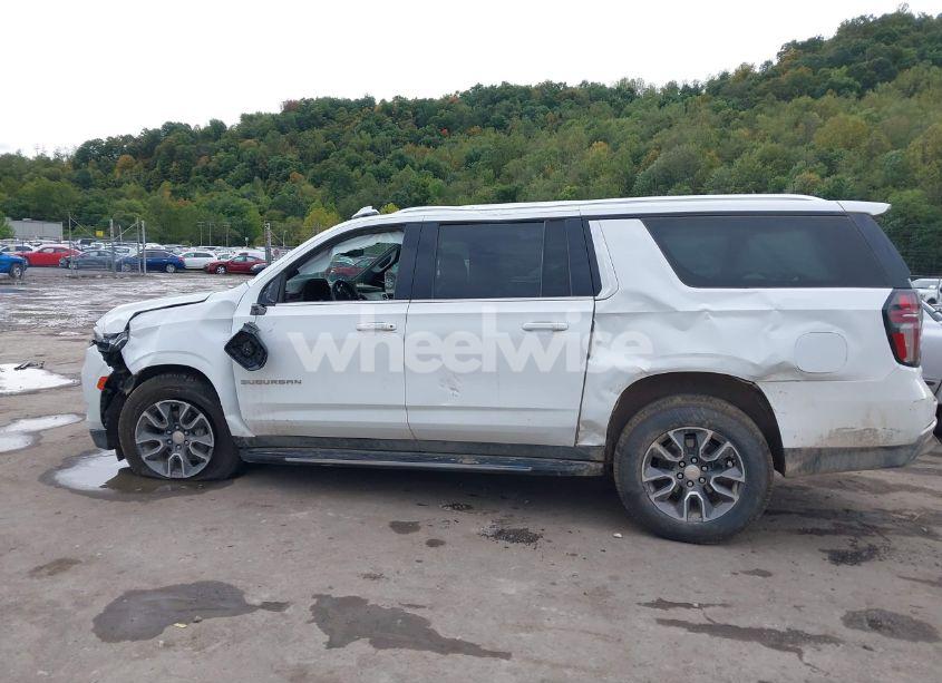 Photo 14 of 2023 Chevrolet Suburban 4WD LS (VIN 1GNSKBKD4PR147935)